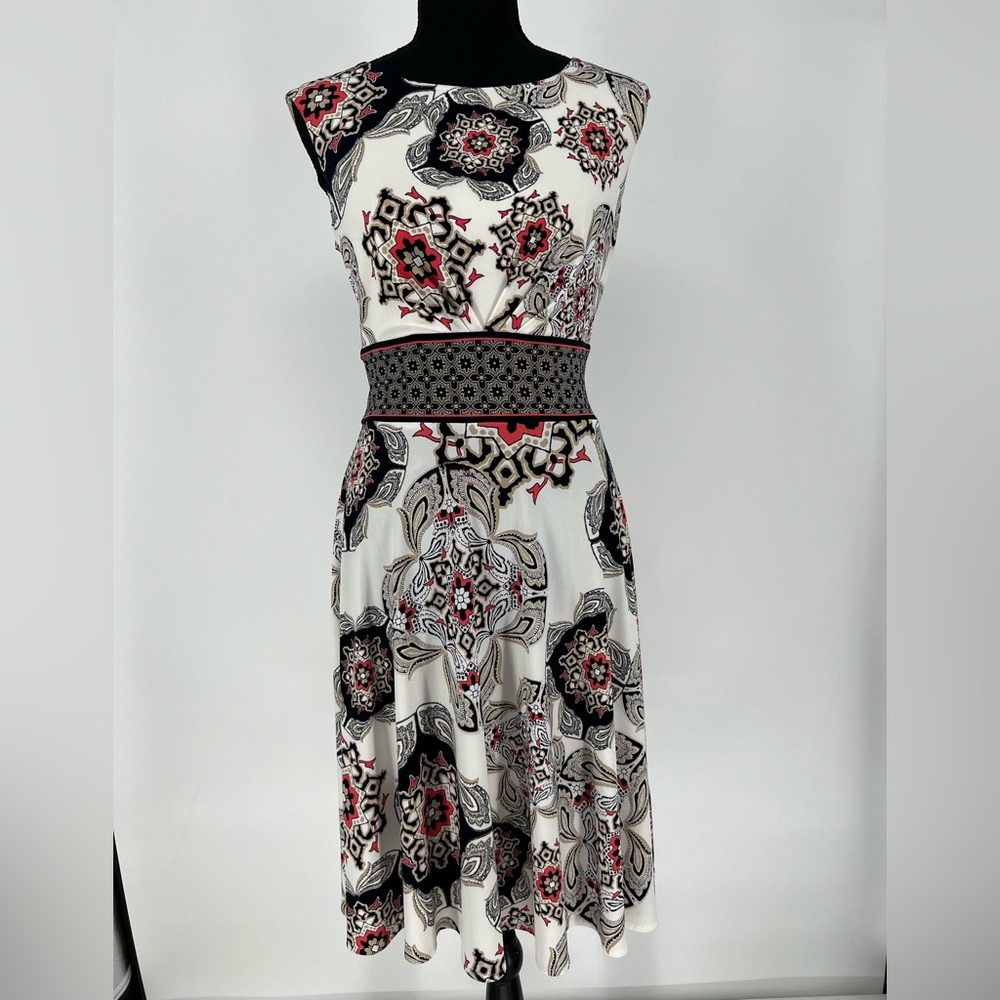 DRESS BARN FIT & FLAIR WHITE SILHOUETTE PAISLEY GEOMETRIC‎ DRESS, FLATTERING